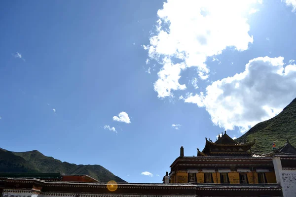 Die tempelarchitektur rund um das labrang kloster in xiahe, amdo — Stockfoto