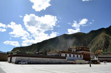 Xiahe, yok Tibet, Çin Labrang çevresinde yaşam. Hacılar ar