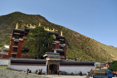 Xiahe, yok Tibet, Çin Labrang çevresinde yaşam. Hacılar ar
