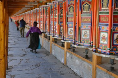 Xiahe, yok Tibet, Çin Labrang çevresinde yaşam. Hacılar ar