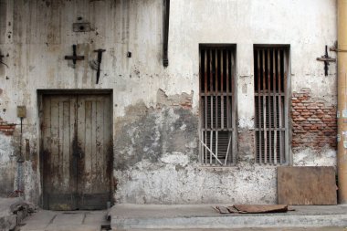 Kapıları ve pencereleri etrafında Kota Lama (Old Town), Semarang, Ind