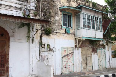 Kapıları ve pencereleri etrafında Kota Lama (Old Town), Semarang, Ind