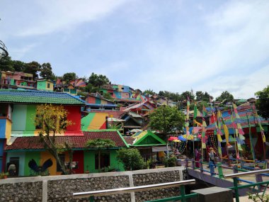 Renkli veya 'gökkuşağı' köyde (Kampung Pelangi) Semarang