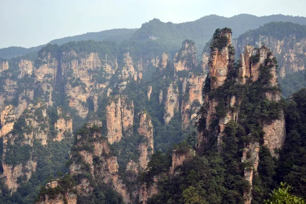 Mirador vista mientras caminaba por el área escénica de Wulingyuan. ¿Qué? — Foto de Stock