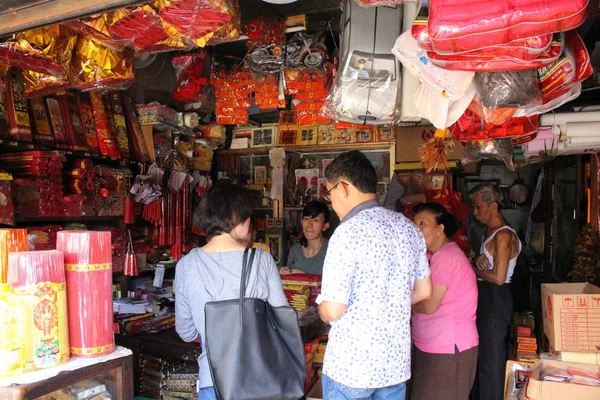 Старый магазин вокруг китайской общины "Бентенг" в Индонезии — стоковое фото