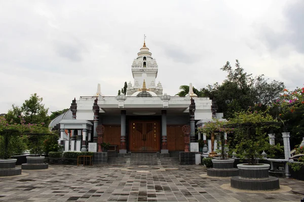 Tay dili (Theravada) Budist tapınağı Semarang, Endonezya — Stok fotoğraf