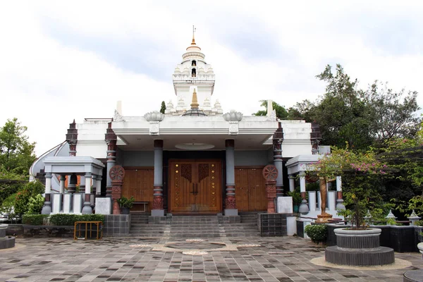 Tay dili (Theravada) Budist tapınağı Semarang, Endonezya — Stok fotoğraf