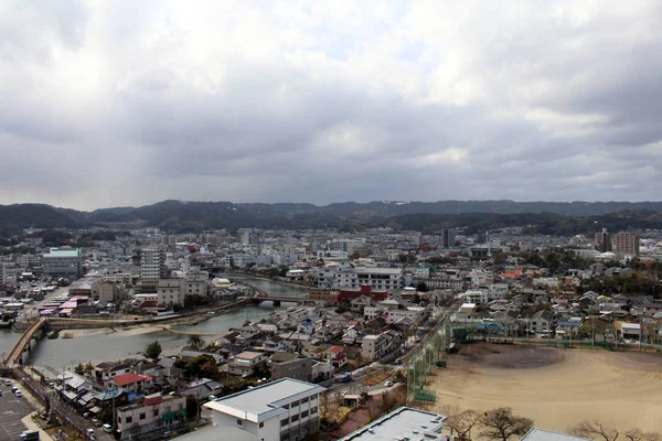 La vista de la ciudad de Karatsu desde el castillo. Se encuentra junto a la... —  Fotos de Stock