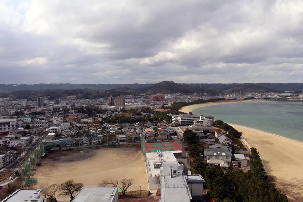La vista de la ciudad de Karatsu desde el castillo. Se encuentra junto a la... —  Fotos de Stock