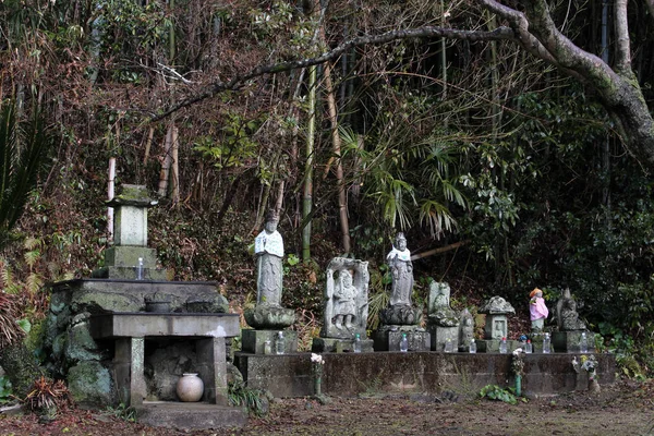 Some statues are dressed at the temple around Hizen-Yamaguchi st — Stock Photo, Image