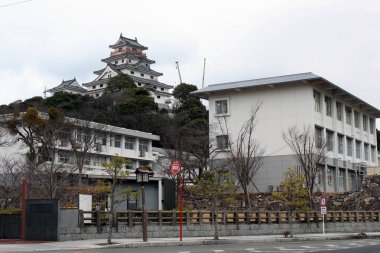 Karatsu Kalesi (Karatsu-jo) giderken, bulunduğu tarafından 