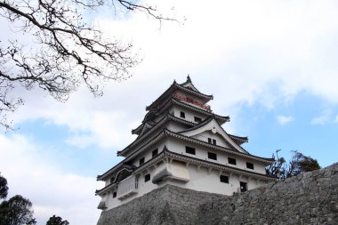 Karatsu Kalesi (Karatsu-jo), deniz kenarında bulunan