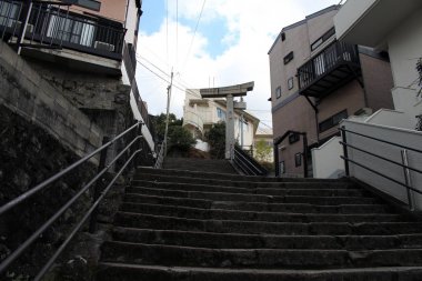 Çeviri: bomba nedeniyle 