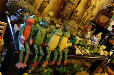 Çeviri: Kurbağa in tapınağında