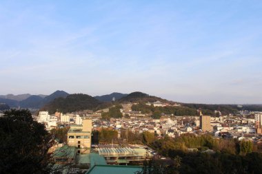 Kalenin karmaşık kasabadan Inuyama görünümünü