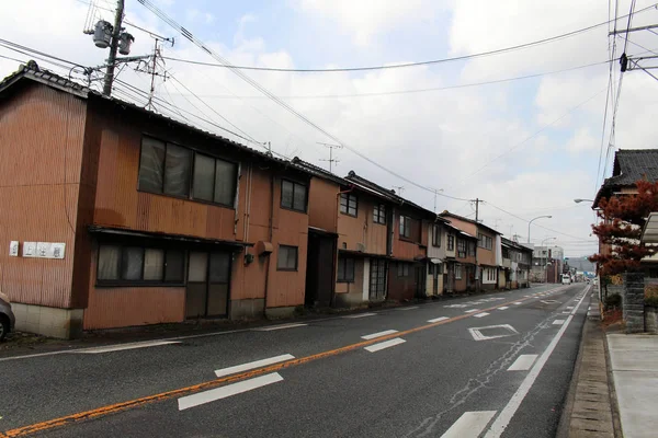 De huizen, ramen en deuren rond Hizen-Yamaguchi station, J — Stockfoto