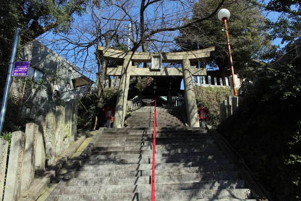 翻译: 在 "爱宕神社" 附近, 著名为火保护在 — 图库照片