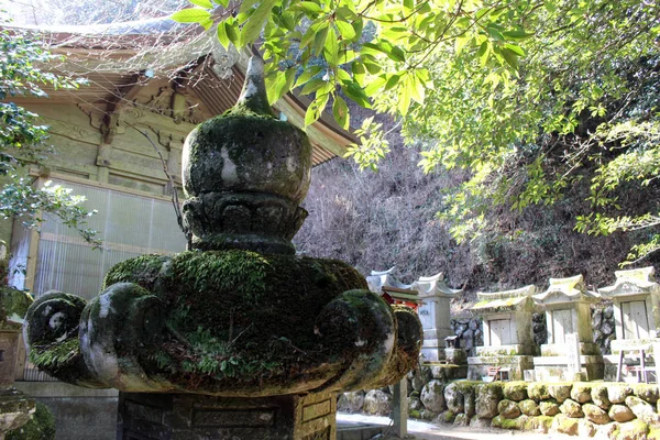 Traducción: alrededor de "Santuario Onechi" en Mt. Onechi en Iizuka, Fuk — Foto de Stock