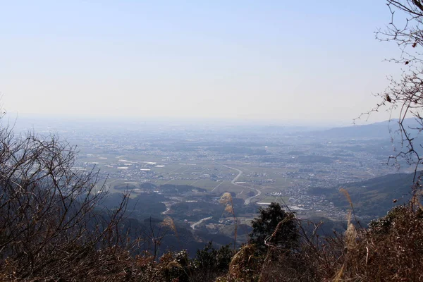 从 Onechi 神社到山顶的自然观 — 图库照片
