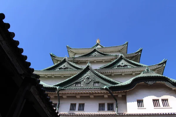 Způsob, jak blíže Nagoya Castle, ikona tohoto města a Chubu — Stock fotografie