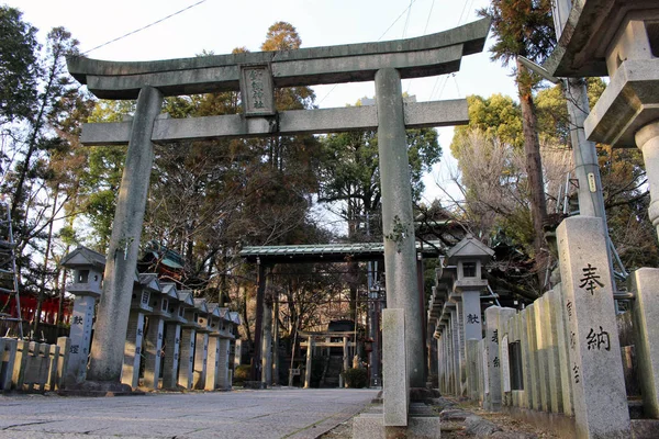 Tłumaczenie: Brama przybytku Sinto w mieście Inuyama, Japonia — Zdjęcie stockowe