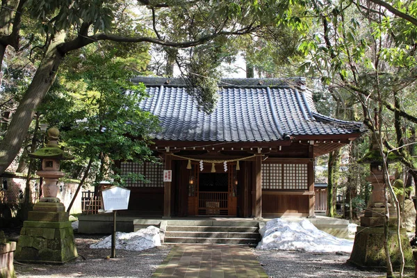 Översättning: ”Oyama altare”. Det var täckt av lätt snö — Stockfoto