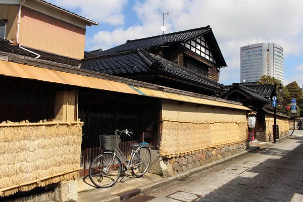 Ποδήλατο γύρω από την περιοχή Nagamachi, γνωστή ως συνοικία σαμουράι του κανα — Φωτογραφία Αρχείου