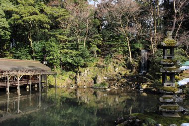 Kenrokuen, üç en güzel gard çevresinde şelale