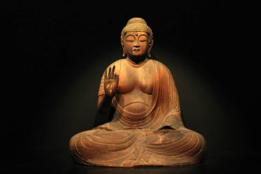 Tokyo Ulusal Müzesi'nde sergilenen Buda heykelleri.