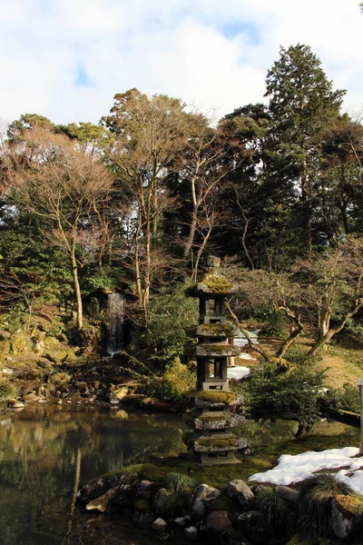 Vodopád kolem Kenrokuen, jeden ze tří nejkrásnějších gard — Stock fotografie