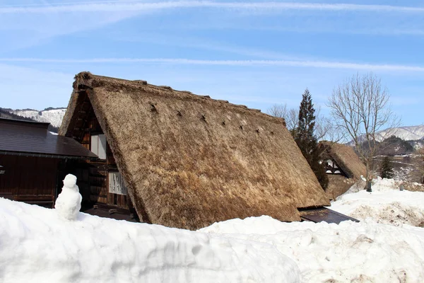 La herencia de mundo, Shirakawa-go durante el invierno en Japón — Foto de Stock