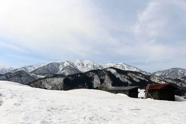 La herencia de mundo, Shirakawa-go que casas están cubiertas por sno — Foto de Stock