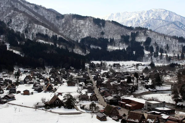 La vista del mirador de Shirakawa-go durante el invierno en Japón — Foto de Stock