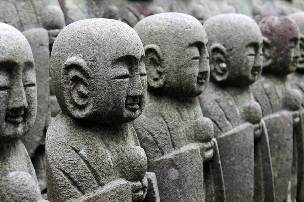 Posągi Buddy "Jizo", który znalazł się w wielu świątyniach w Japa — Zdjęcie stockowe