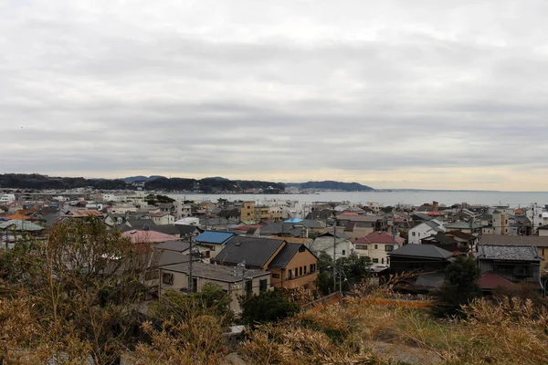 A vista panorâmica da cidade de Kamakura, do Templo Hase-dera — Fotografia de Stock