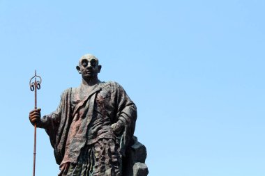 Toshogu Tapınağı giderken heykeli