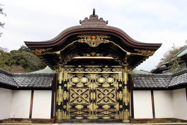 Tradução: "Kenchoji Zen temple". Um dos Cinco Grande Templo Zen — Fotografia de Stock