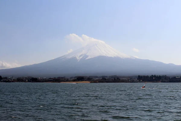 Monte Fuji visto dal lago Kawaguchi — Foto Stock