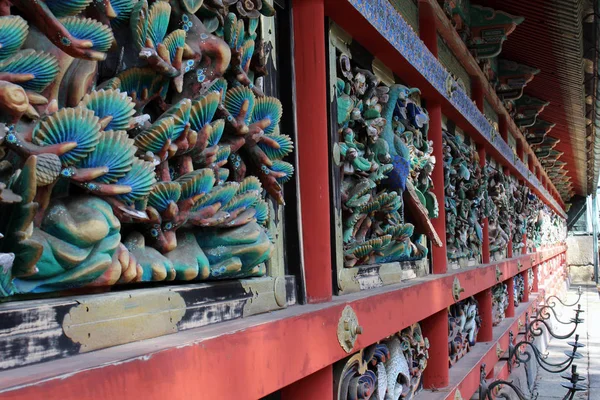 Los detalles de tallas alrededor del templo de Toshogu —  Fotos de Stock