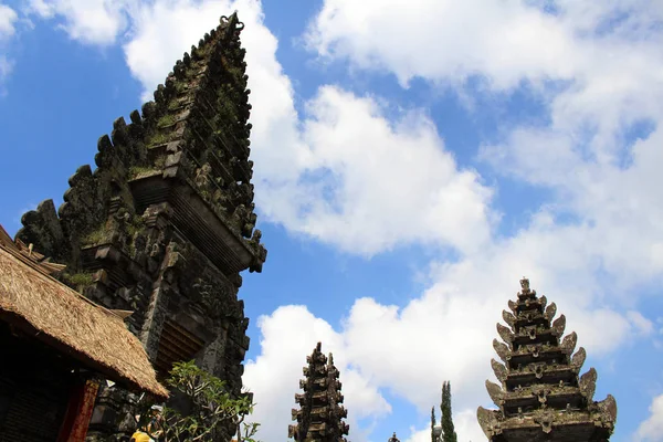 La vista alrededor de Pura Ulun Danu Batur en Bali. Tomado en mayo de 2018 . —  Fotos de Stock