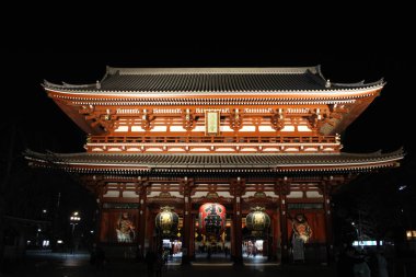 Çeviri: Gece, tartışmalı mo Asakusa Sensoji tapınakta