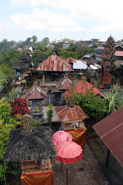 Widok okolicy Pura Ulun Danu Batur w Bali. Podjęte w maju 2018. — Zdjęcie stockowe