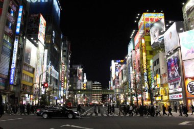 Akihabara Chiyoda oluyor ve kalabalık alanı. Bir cennet