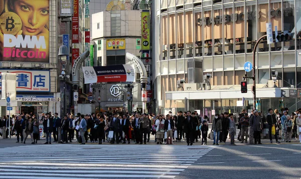 昼間であの悪名高い渋谷交差点 — ストック写真