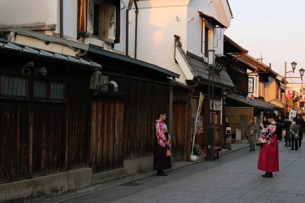 Girls in kimono exploring the historic-old Town Kawagoe. The pla — Stock Photo, Image