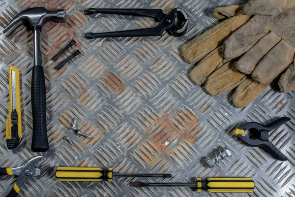 Tools for manual construction work