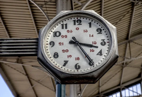 Старые Часы Вокзале — стоковое фото