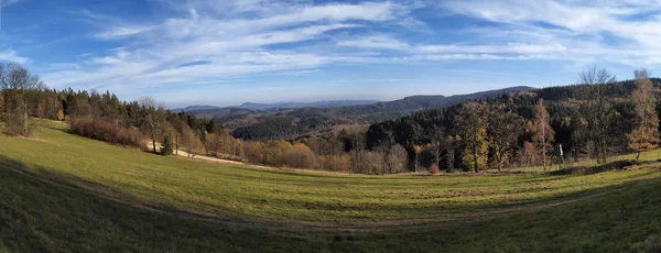 Widok Góry Lasami Rudawach Janowickich Lub Landeshut Ridge Niem Landeshuter — Zdjęcie stockowe