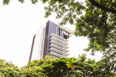 Bangkok, Tayland - 5 Haziran 2016: Yüksek katlı binalar Chulalongkorn Üniversitesi'nde