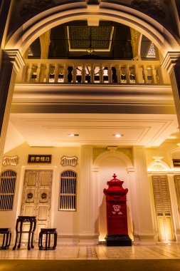 Phuket, Tayland - 29 Ocak 2016: Açık, yılan bankada 